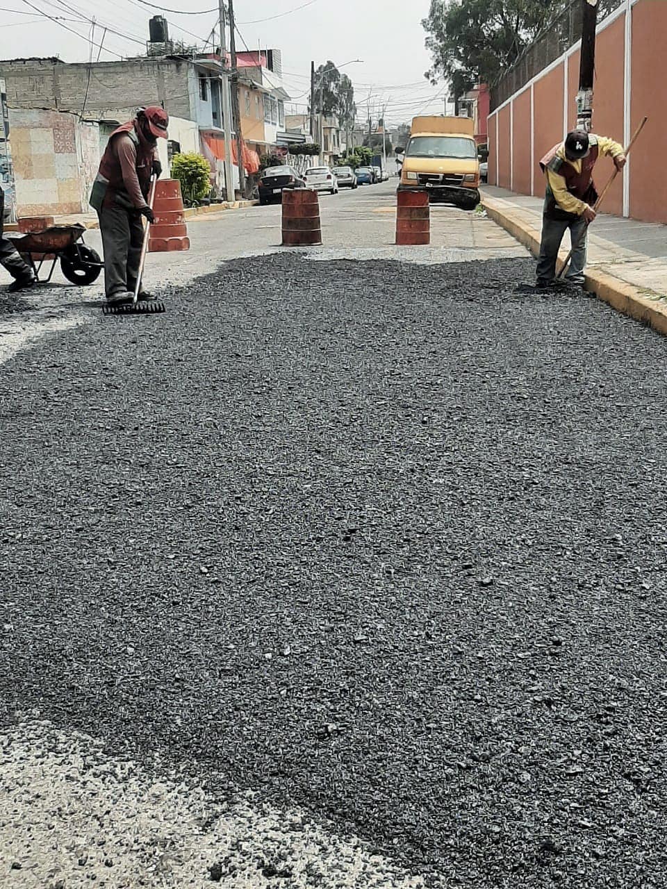 1688598635 11 Trabajos de bacheo en la colonia Campestre Guadalupana