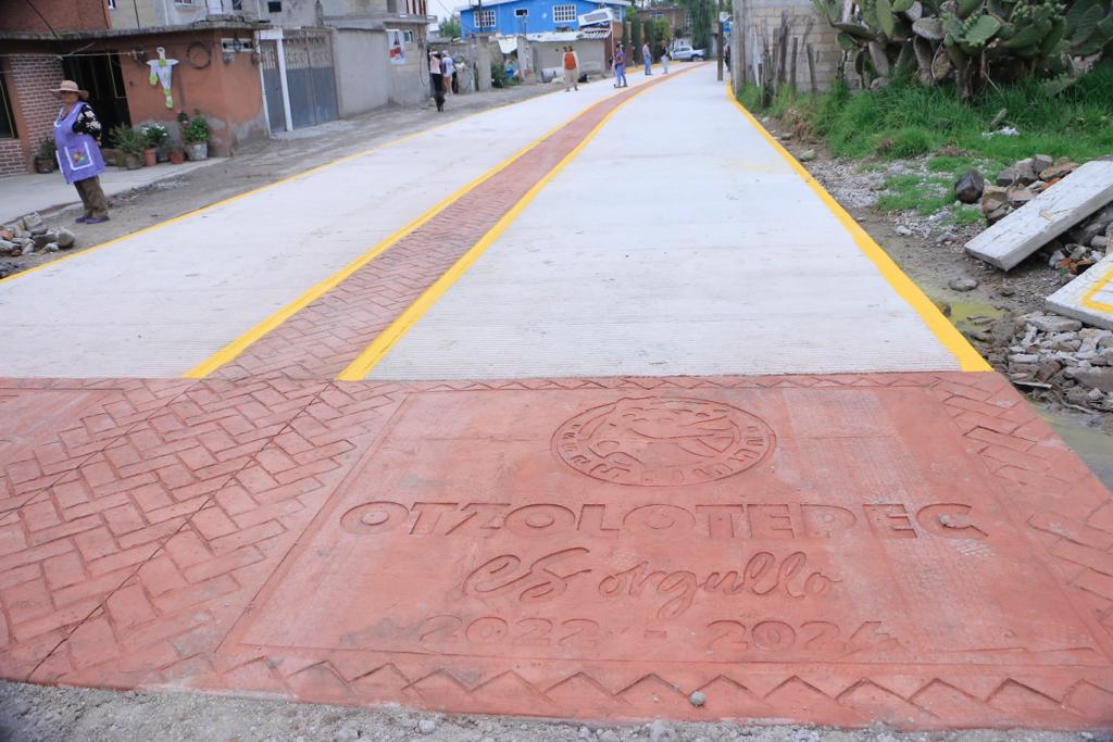 1688646808 166 Entregamos pavimentacion y drenaje sanitario en calle Girasoles en Ejido