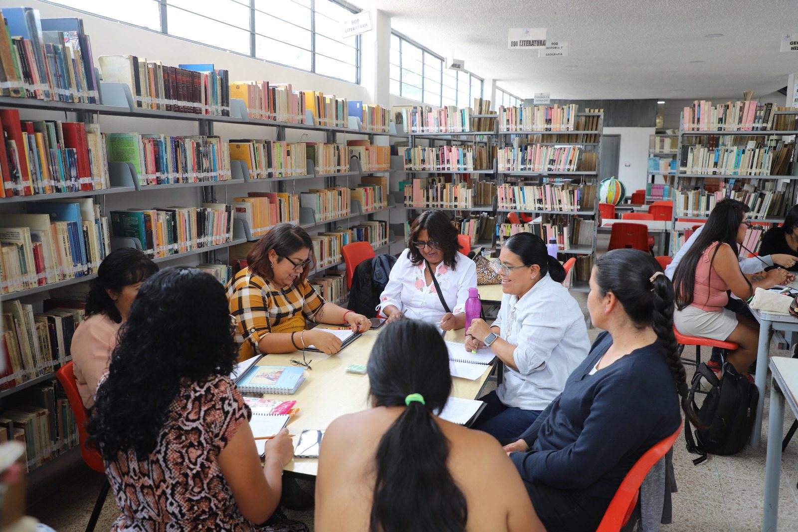 1688652011 En las instalaciones de la biblioteca Publica Municipal Juana de