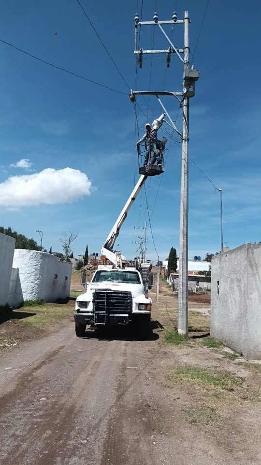 1688666673 352 Por instrucciones del Presidente Municipal la Coordinacion de Alumbrado Publico