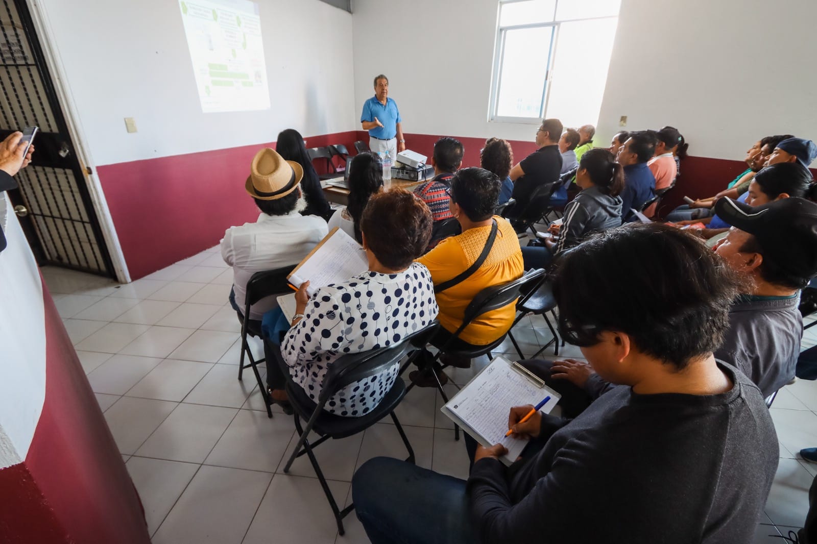 1688818063 616 GOBIERNO DE CHIMALHUACAN CAPACITA A PROPIETARIOS DE PURIFICADORAS EN ZONA