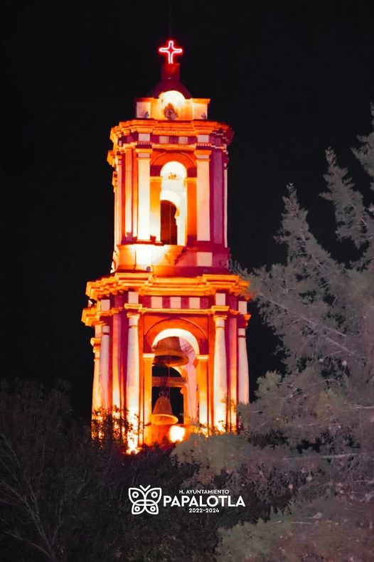 1688996384 PostalNocturna Asi luce a esta hora el Campanario de