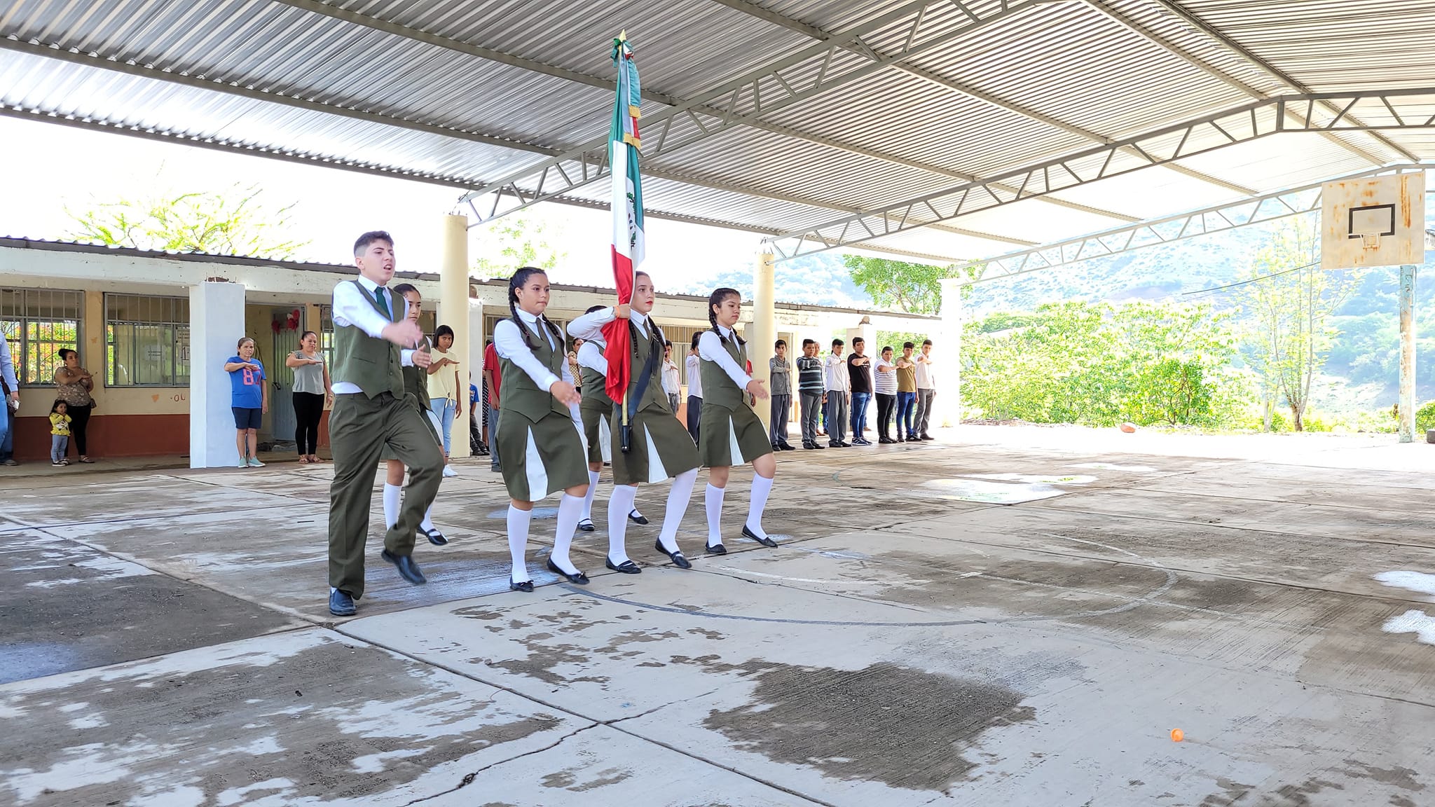 1689017799 990 Participamos en los Honores de la escuela secundaria Hernando de