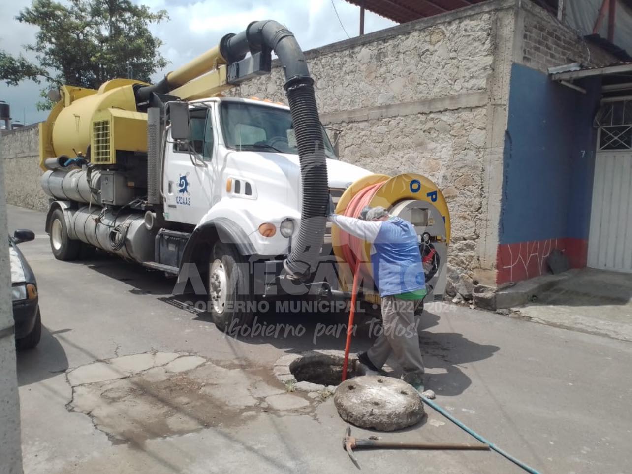 1689028350 589 OPDAAS Amecameca realiza Desazolve de coladeras para evitar inundaciones en