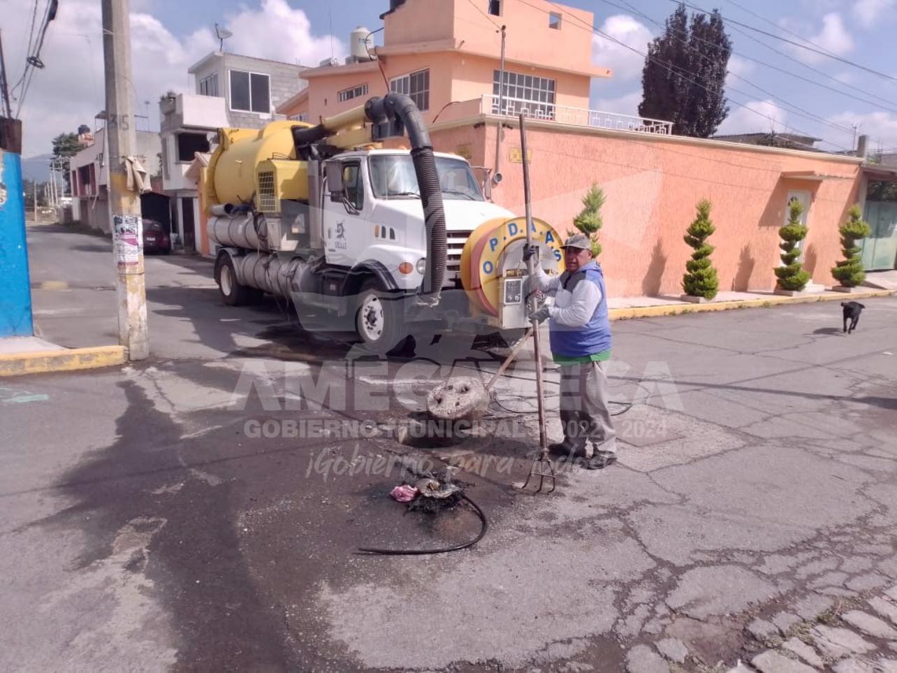 1689028378 OPDAAS Amecameca realiza Desazolve de coladeras para evitar inundaciones en