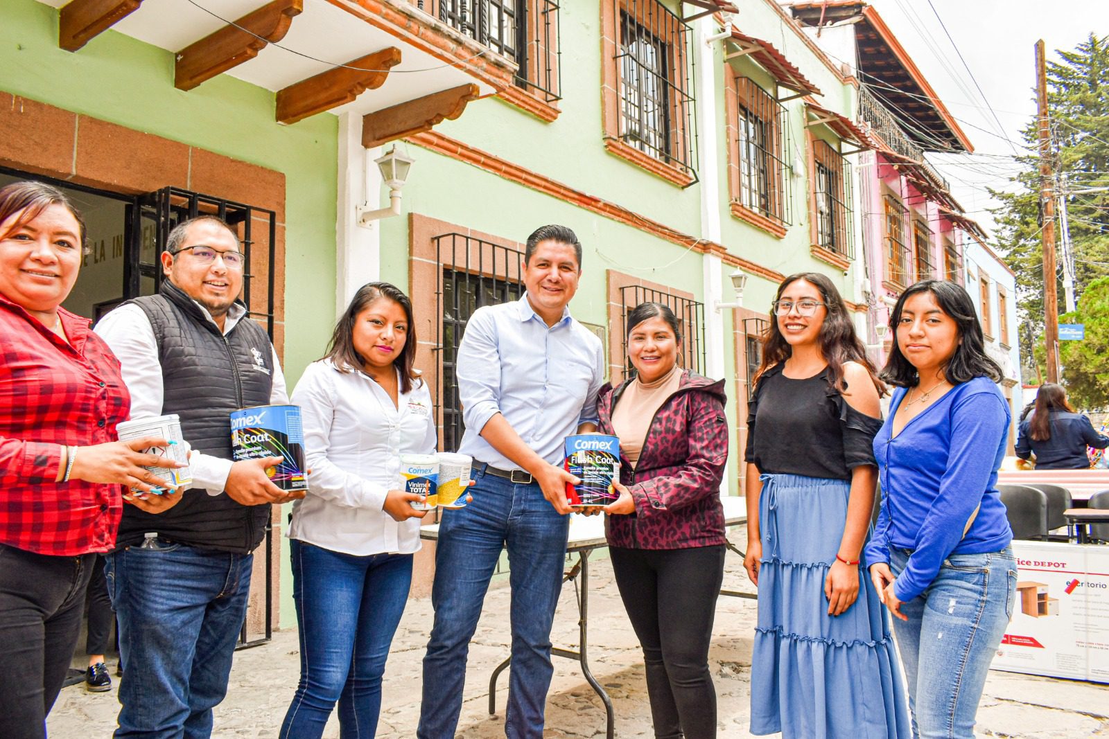 1689029125 880 ENTREGA DE APOYOS A ESCUELAS DE TEPETLAOXTOC Con intervencion municipal