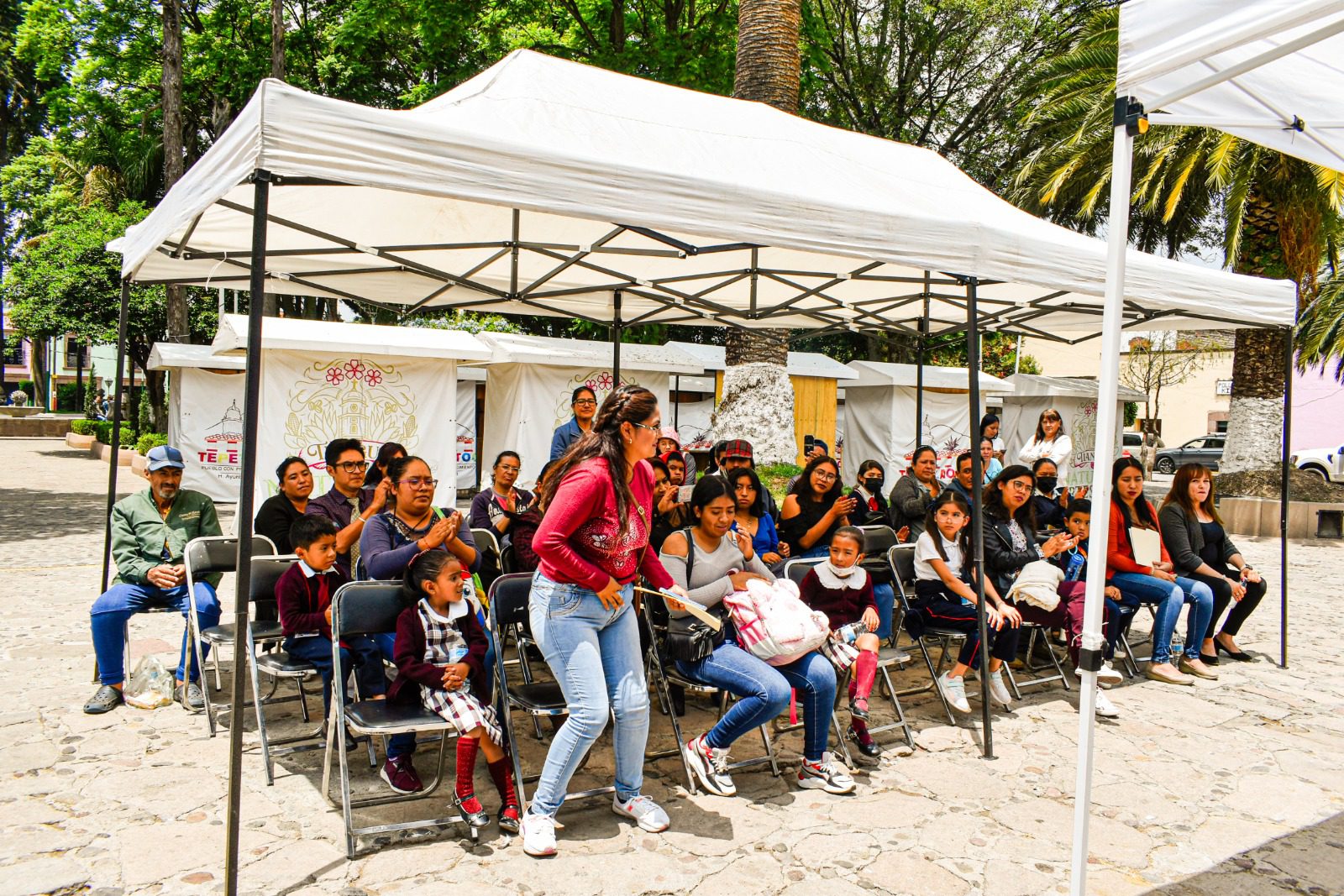 1689029151 121 ENTREGA DE APOYOS A ESCUELAS DE TEPETLAOXTOC Con intervencion municipal