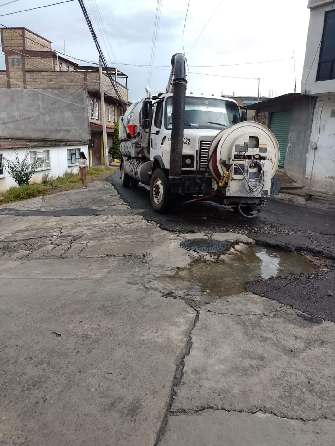 1689087457 208 Despues de las intensas lluvias el equipo de vactor de