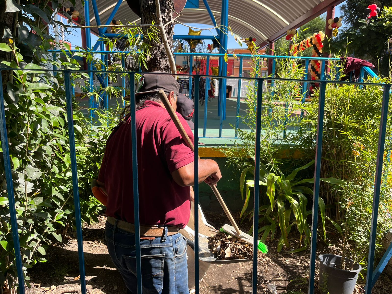 1689978436 290 Personal de ServiciosPublicos realizo trabajos de barrido y poda de