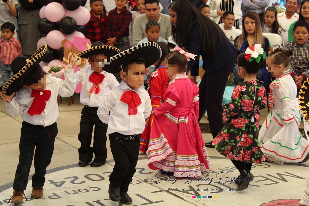 1689983747 98 Felicidades a las pequenitas y los pequenitos que el dia