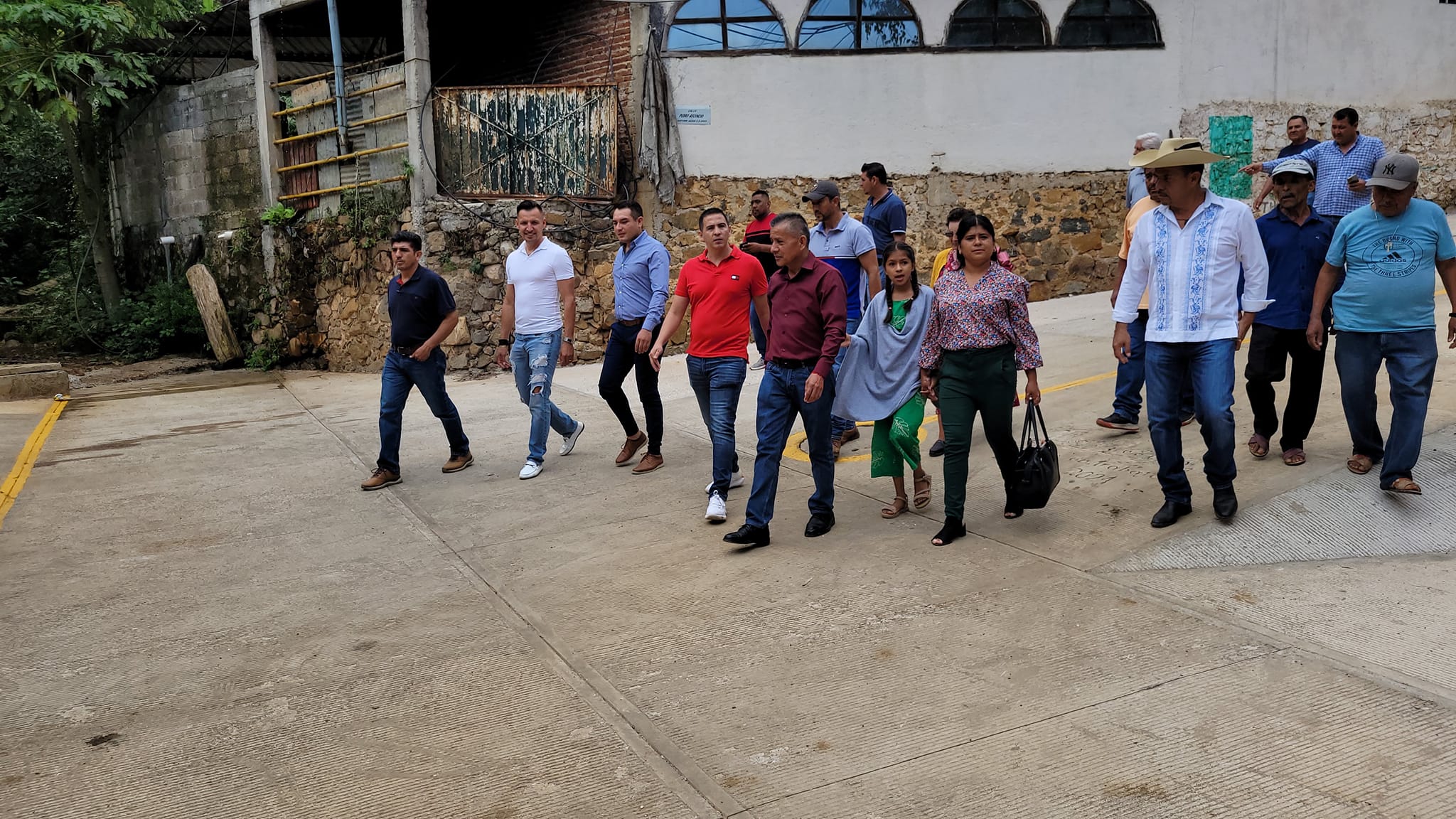 1690030334 10 Inauguramos rehabilitacion de drenaje y construccion de pavimento en calle