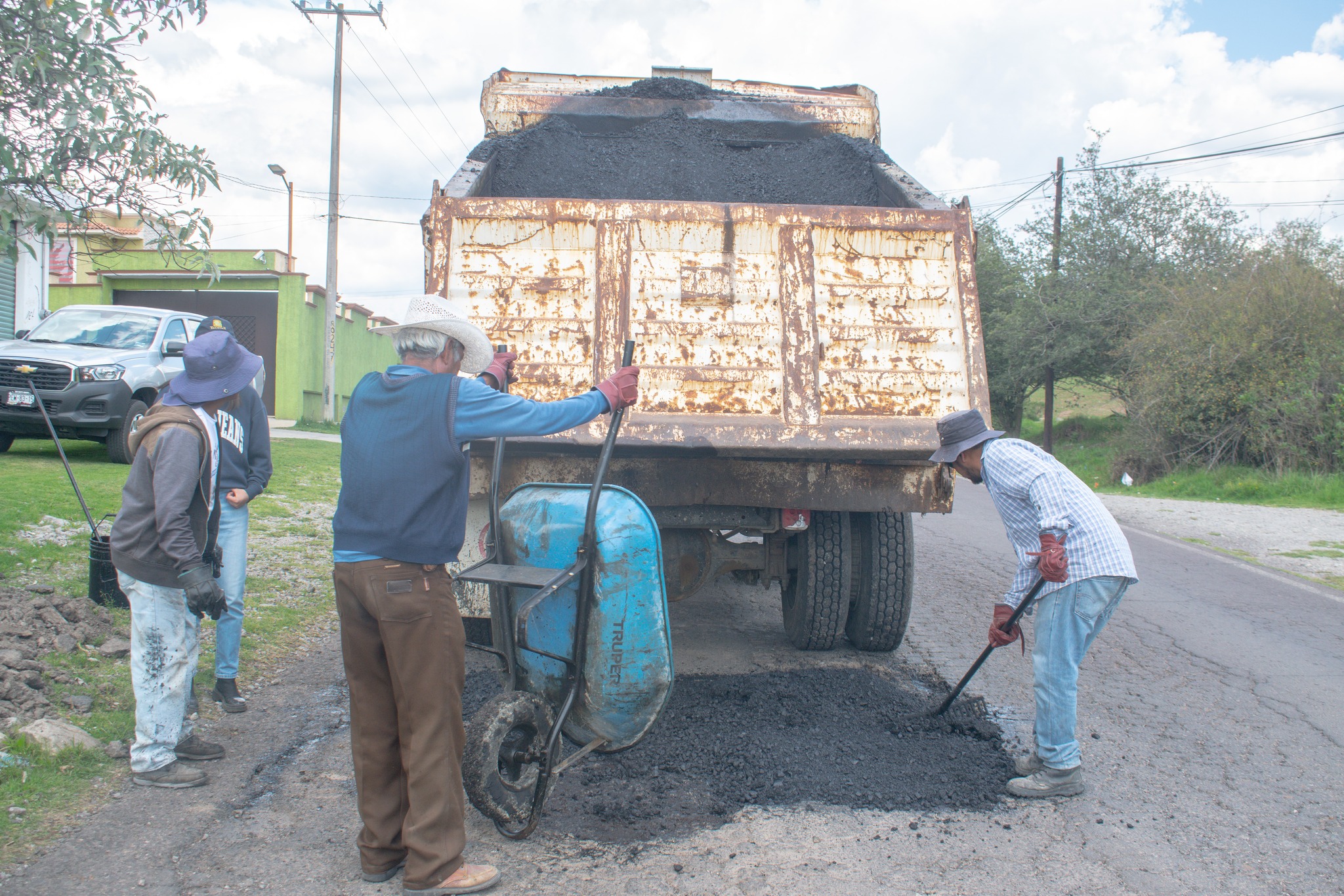 1690031775 185 Seguimos con el Programa Municipal de Bacheo a la altura