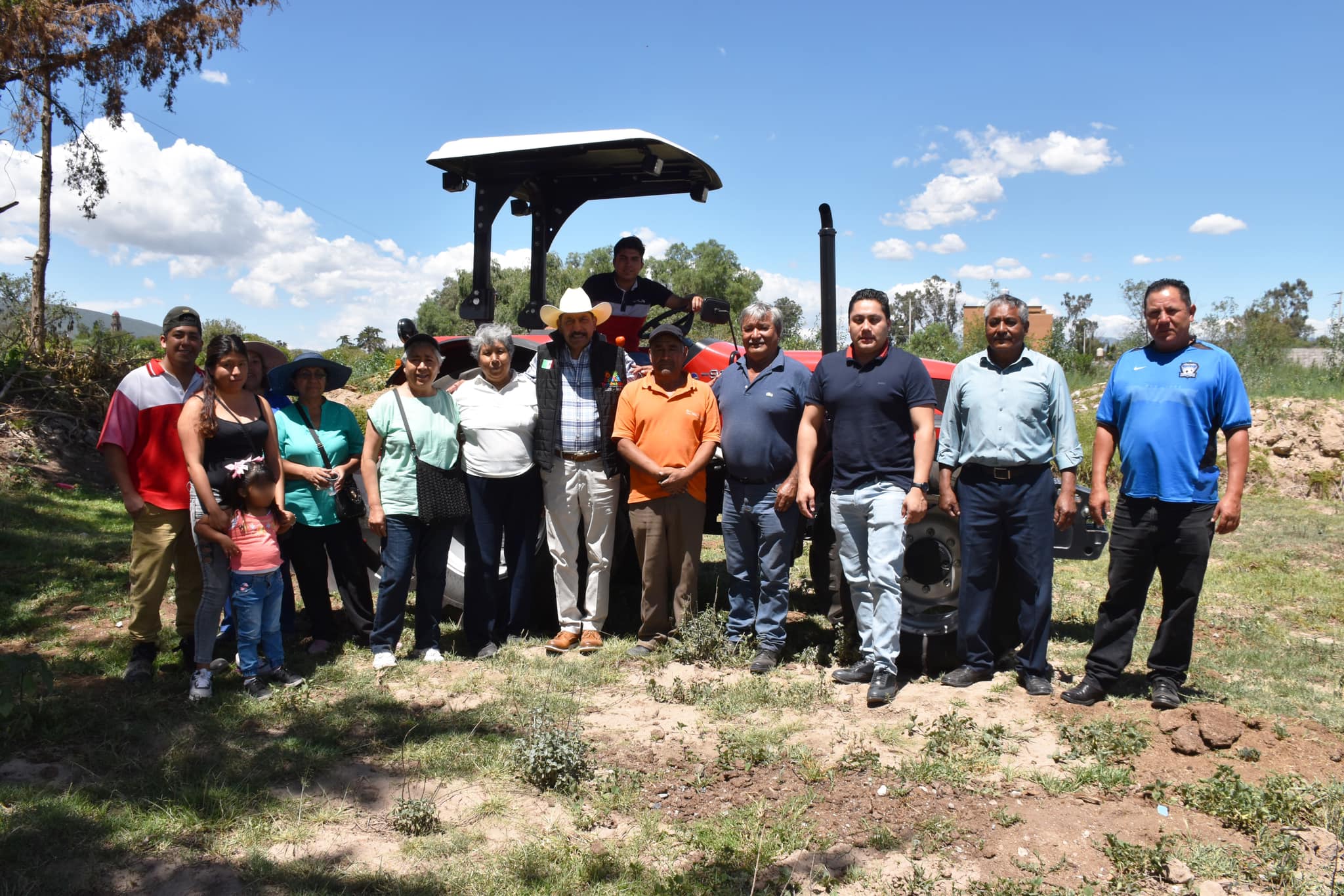 1690150760 849 En un recorrido por las comunidades del municipio el Presidente