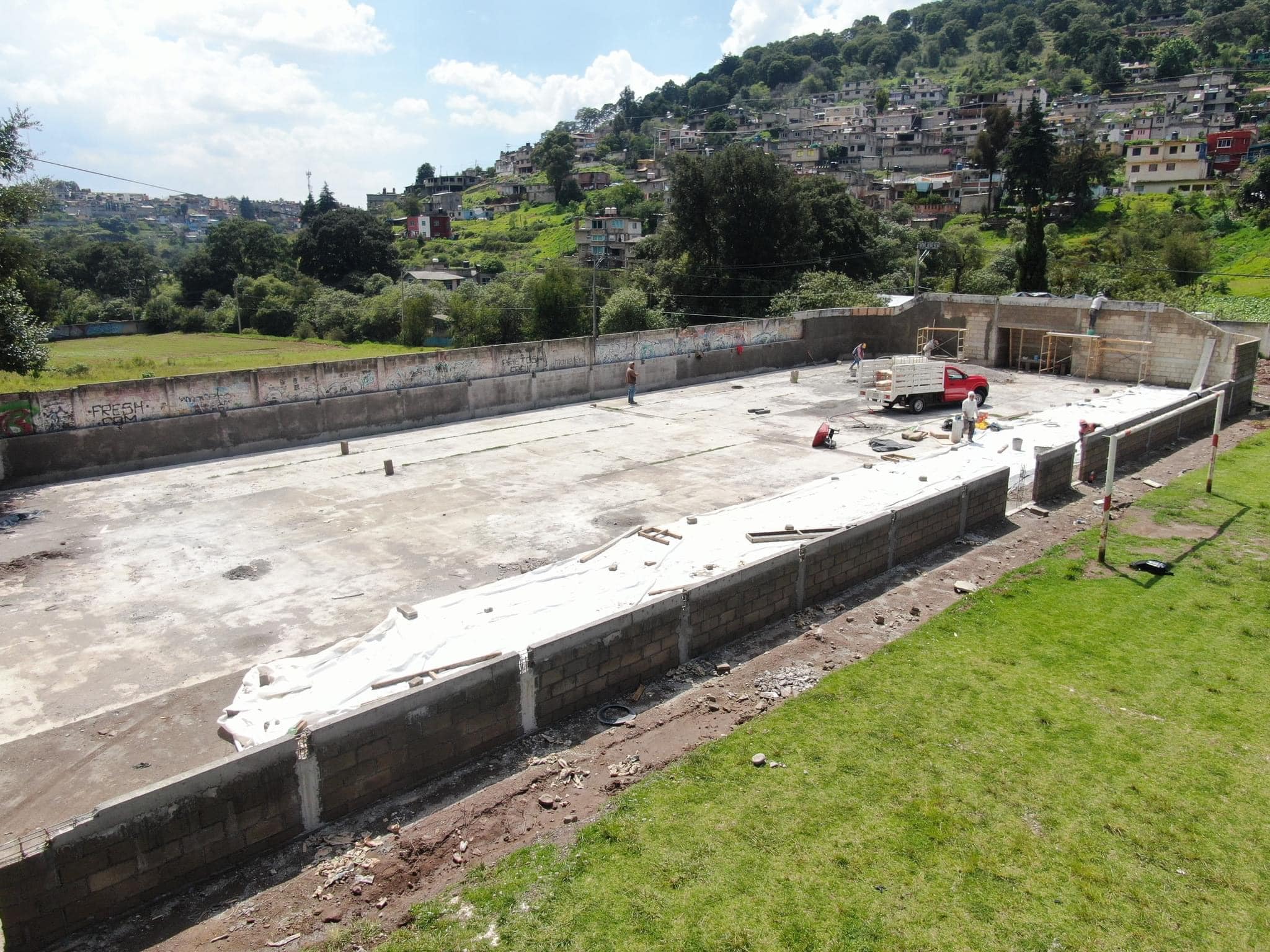 1690151881 87 Seguimos avanzando en la construccion de la cancha de futbol