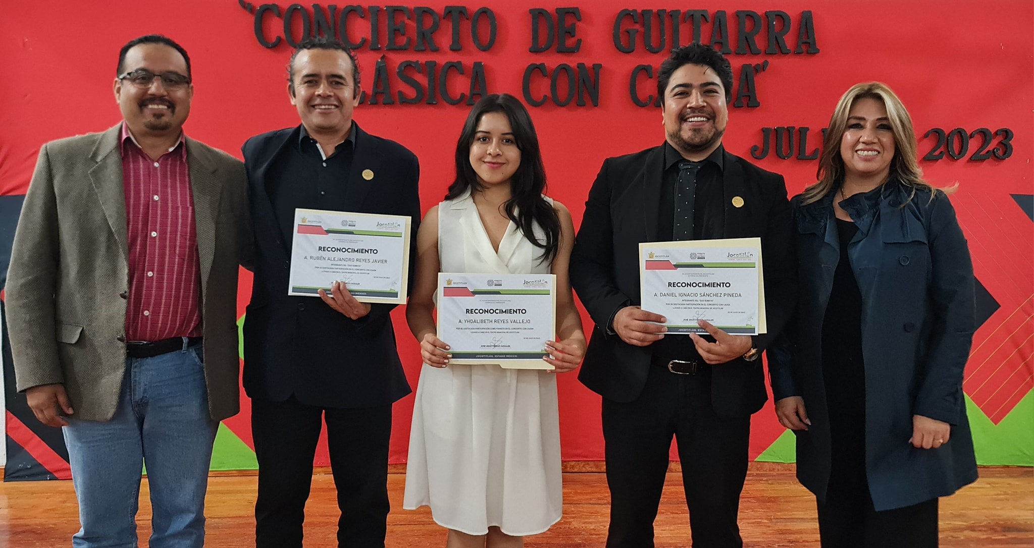 1690202481 260 Esta tarde el cine teatro fungio como recinto para llevarse