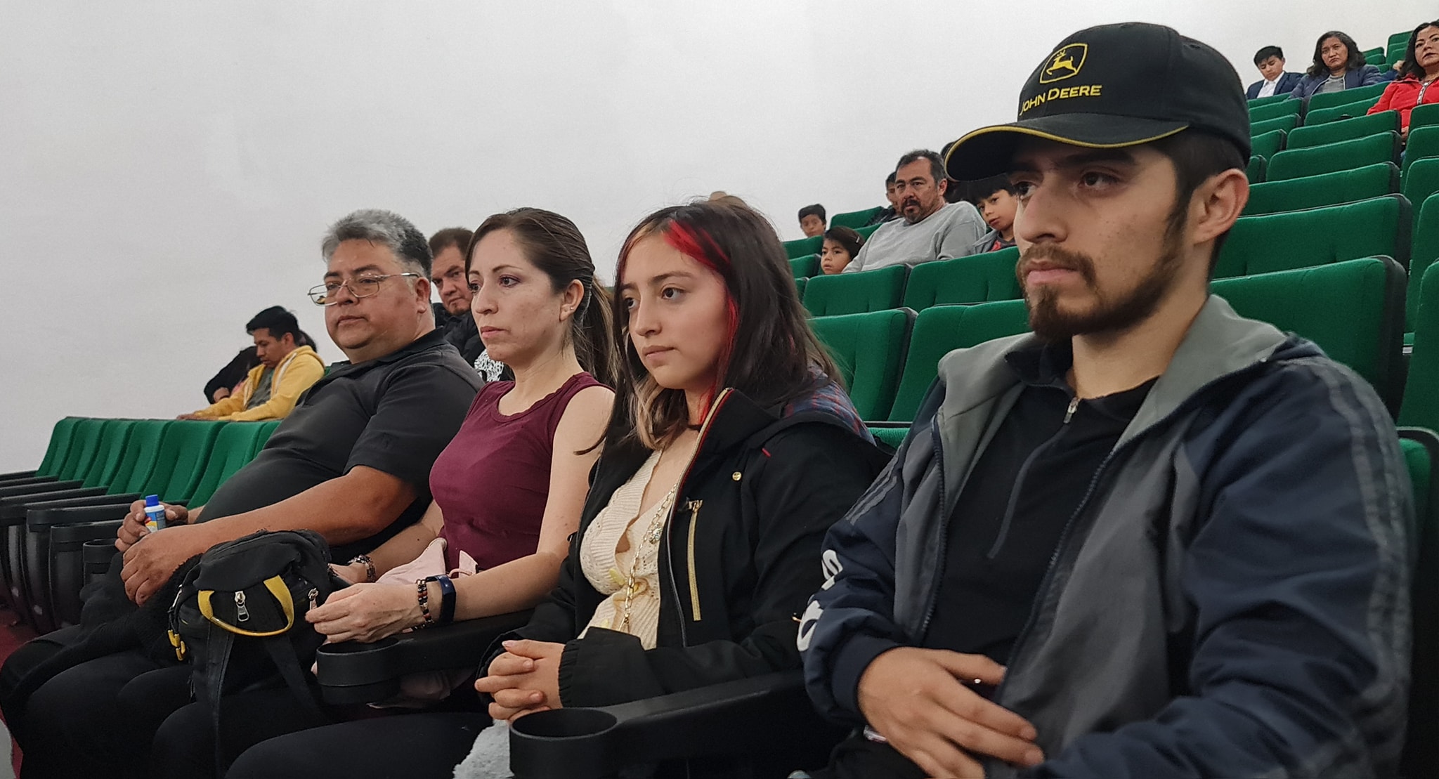 1690202488 161 Esta tarde el cine teatro fungio como recinto para llevarse