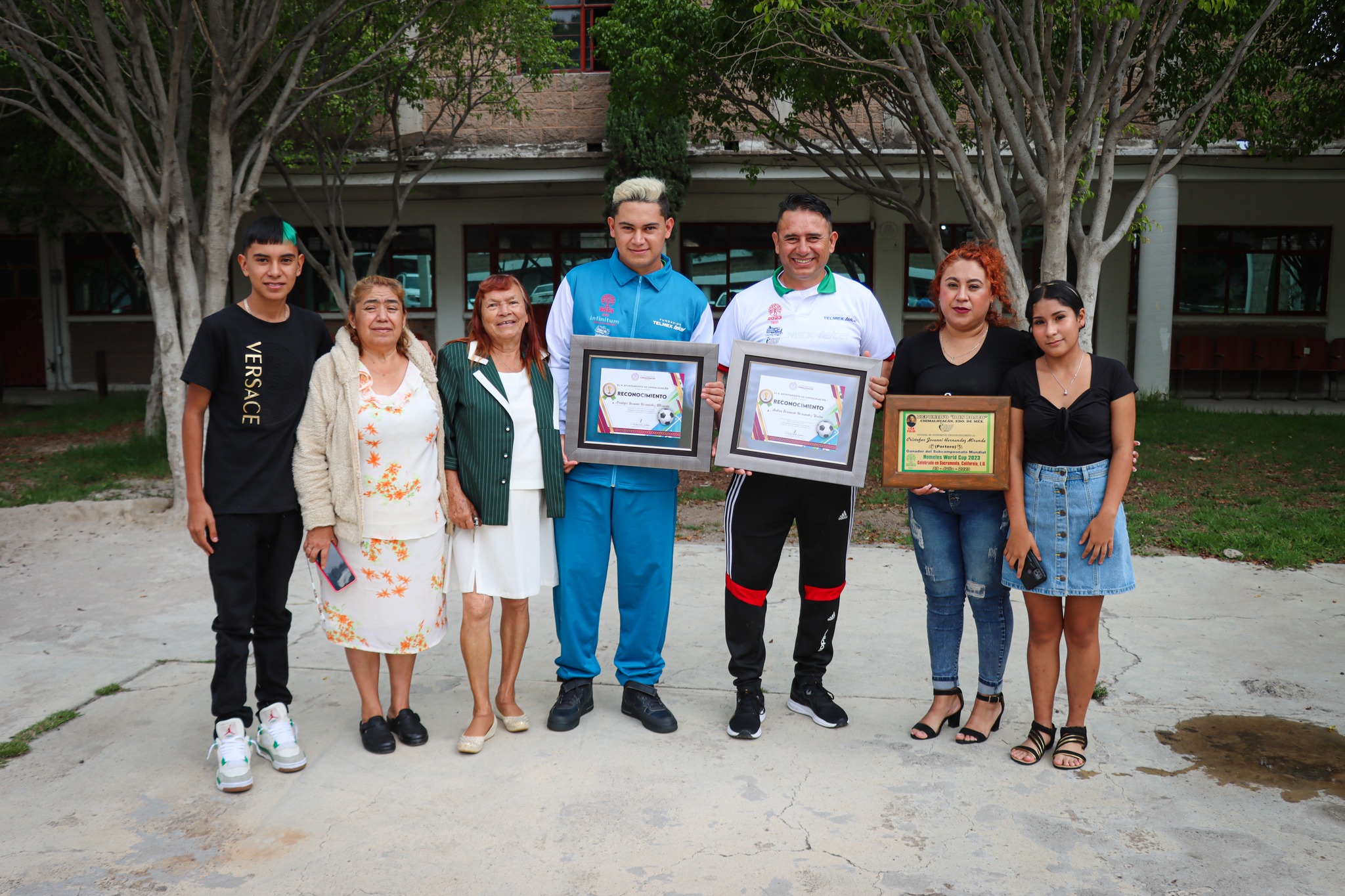 1690232607 339 PRESIDENTA XOCHITL FLORES JIMENEZ RECONOCE LABOR DE JOVEN FUTBOLISTA DE