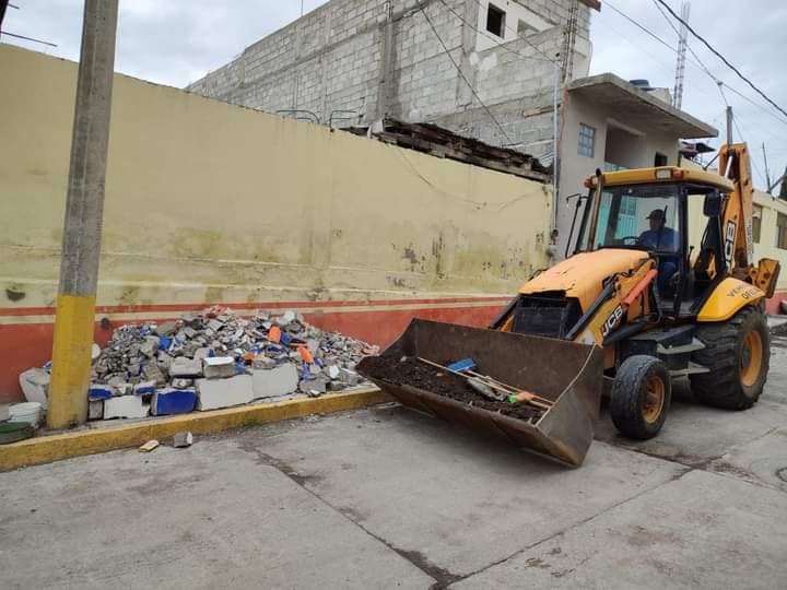 1690295089 42 RetiroDeEscombro El Gobierno Municipal realiza el retiro de escombro y