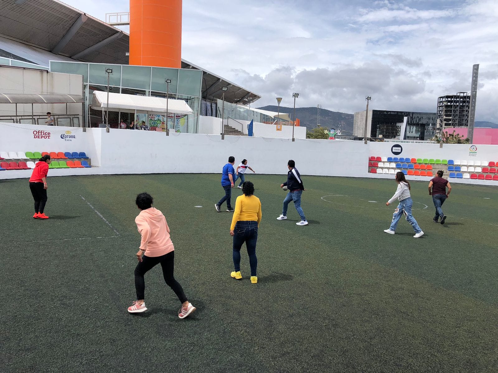 1690320868 367 CAMPEONAS DE LA LIGA FEMENIL VISITAN ESTADIO Y MUSEOS DE