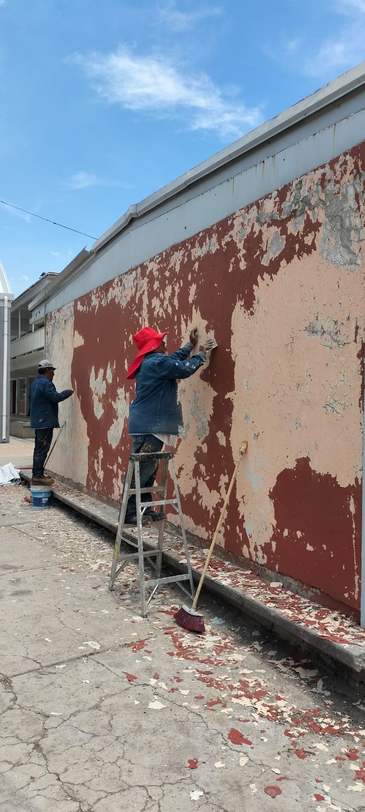 1690562768 997 Personal de ObrasPublicas realizaron trabajos de balizamiento pintura colocac