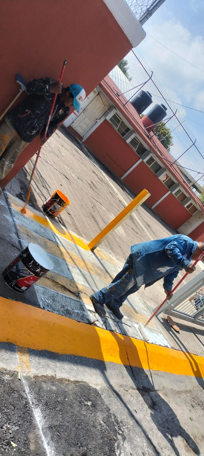 1690562772 784 Personal de ObrasPublicas realizaron trabajos de balizamiento pintura colocac