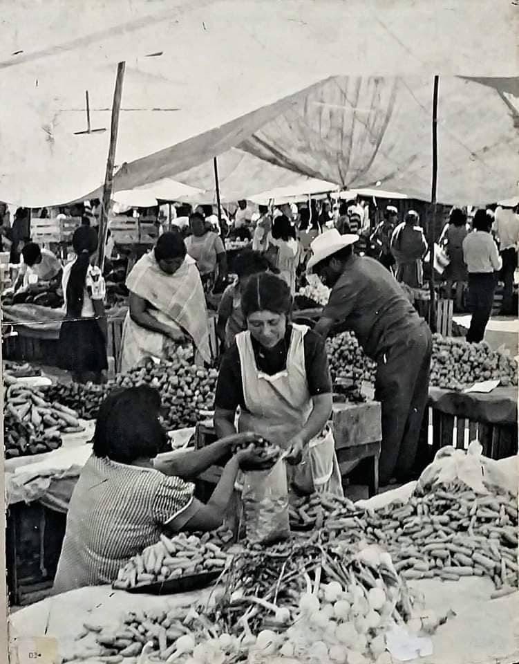 1690563334 142 Una bruja en el tianguis de Zumpango