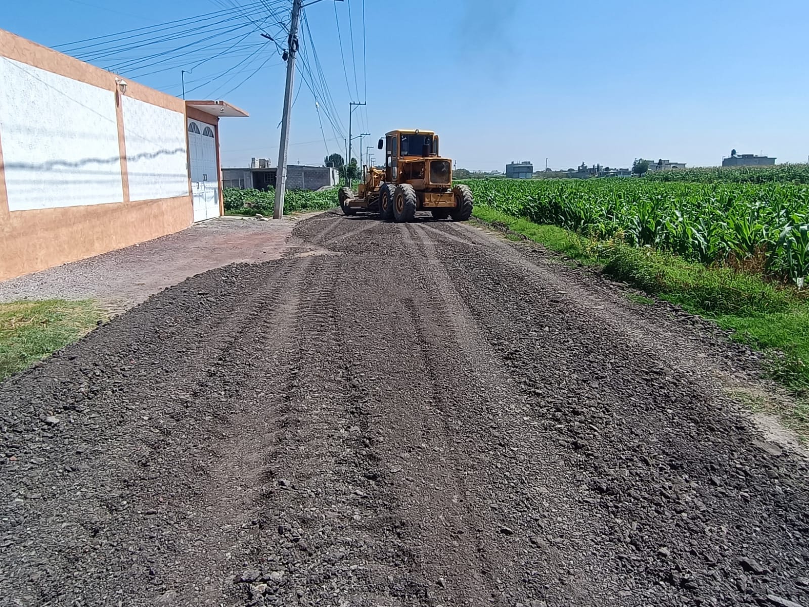 1690668631 89 Continua el trabajo de mantenimiento con material fresado hoy toco