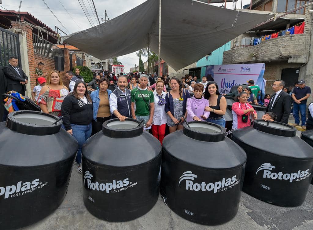 1690674743 267 En la Colonia Prados de Ixtacala 1 se hizo entrega