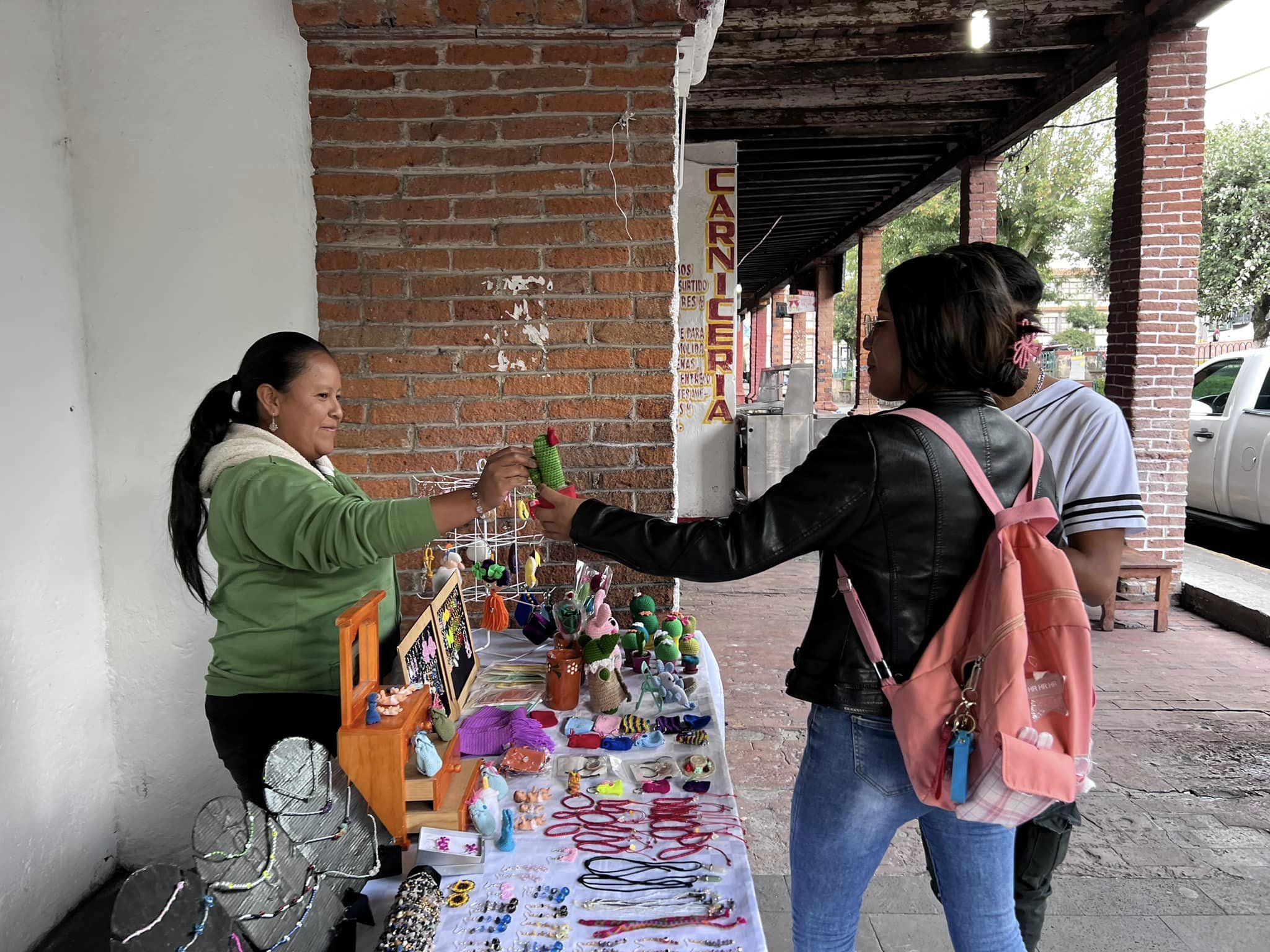 1690731129 479 Los invitamos a que visiten el Corredor Artesanal donde podran