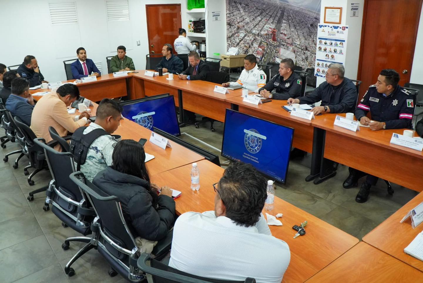 1690817687 962 El Presidente Municipal Adolfo Cerqueda Rebollo encabeza la mesa de