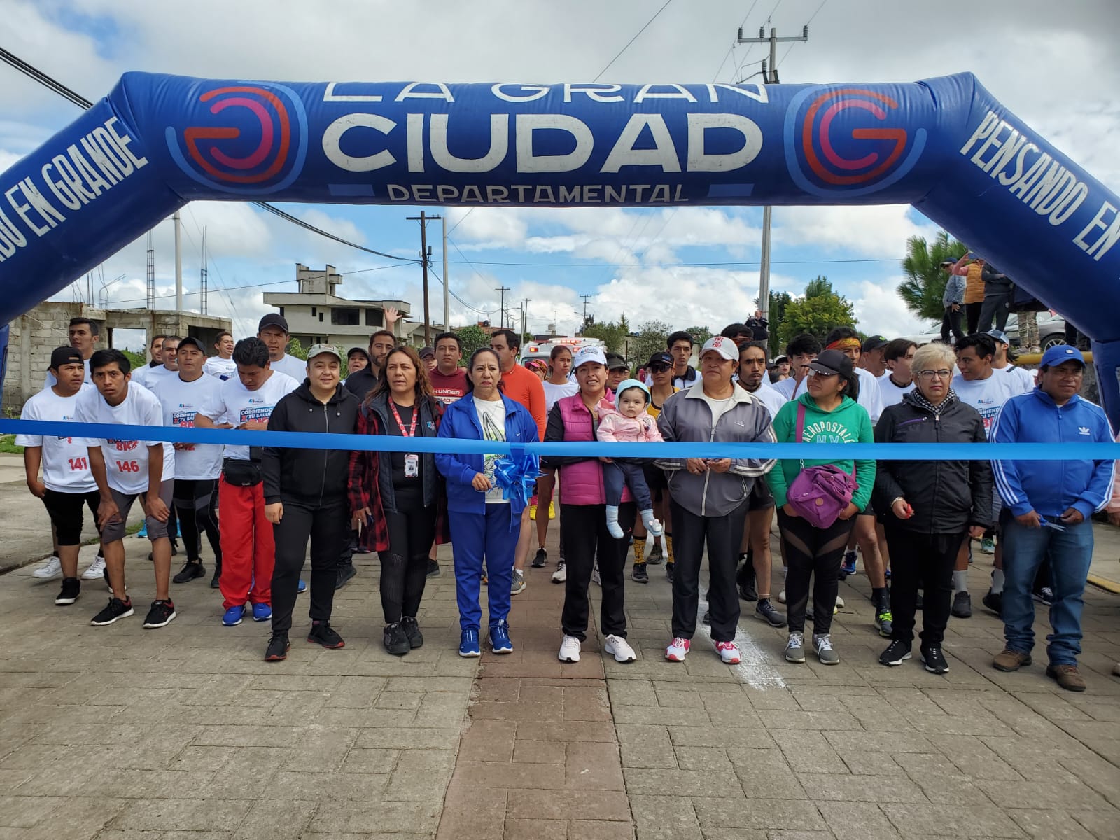 1690822354 832 Hoy llevamos a cabo la Carrera Atletica Corriendo por tu