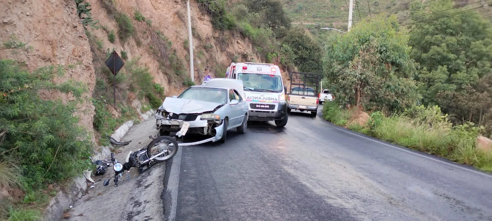 Aviso Importante Seguridad Publica y Proteccion Civil atienden accidente en jpg