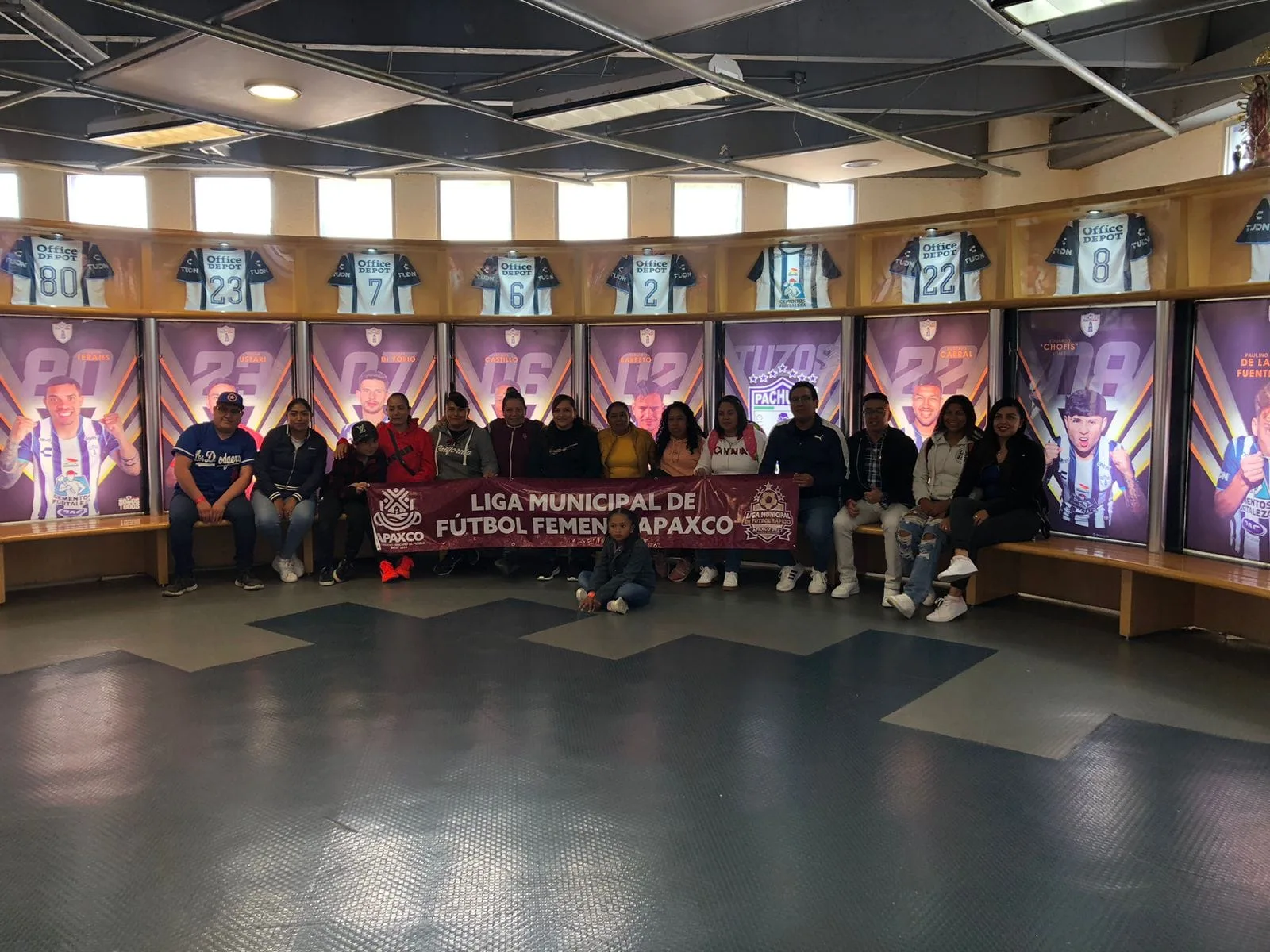 CAMPEONAS DE LA LIGA FEMENIL VISITAN ESTADIO Y MUSEOS DE jpg