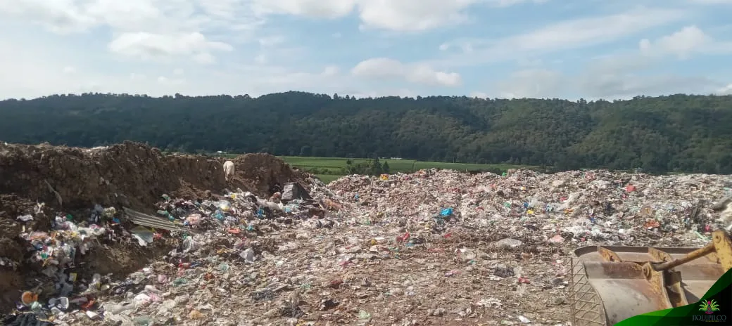 Continuamos trabajando en el saneamiento del basurero municipal jpg