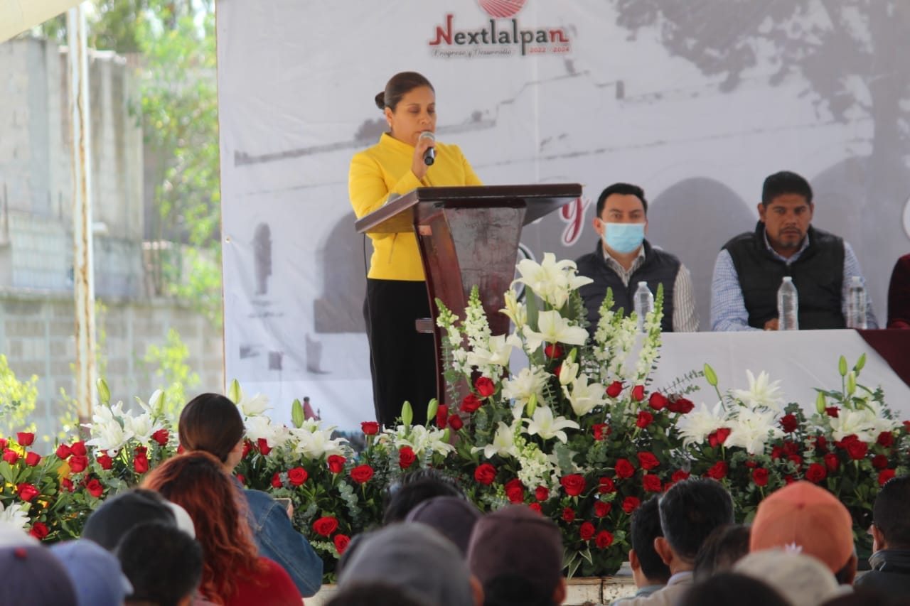 Durante el evento civico pudimos escuchar a la PresidentaMunicipal Lorena