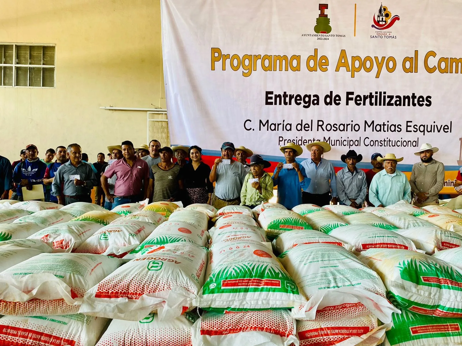 El dia de ayer realizamos la primer entrega de fertilizante jpg