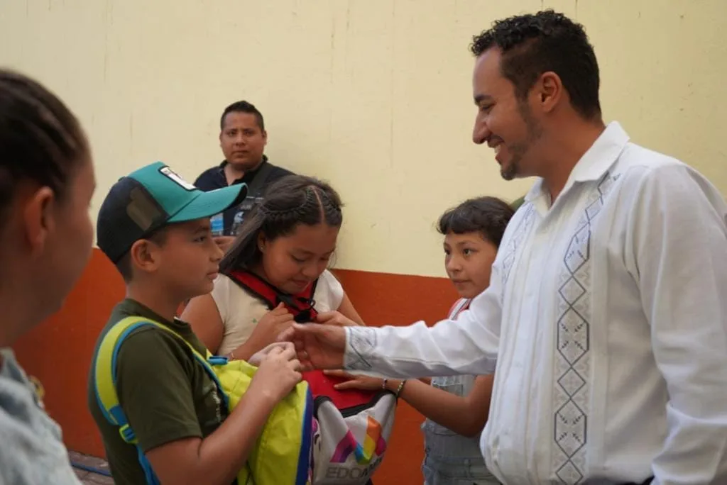 El dia de hoy con respaldo de nuestro Presidente Francisco jpg