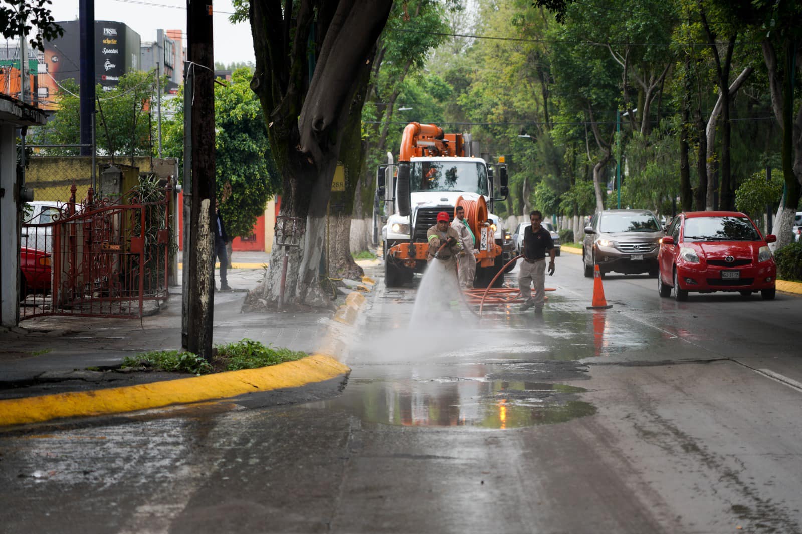 Iniciamos el dia con una jornada de limpieza en Tlalnepantla