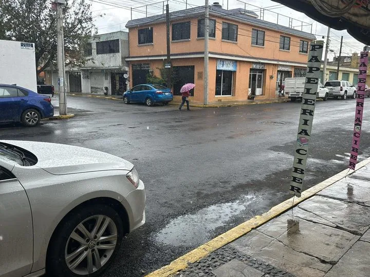 Llueve en Metepec Conduce con precaucion y recuerda que estamos jpg