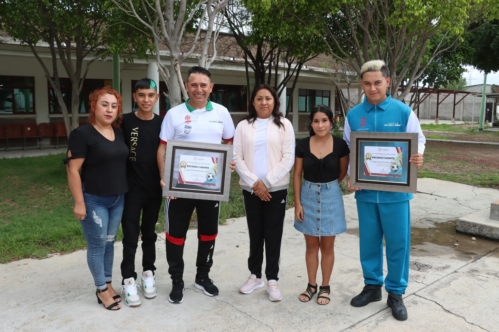 PRESIDENTA XOCHITL FLORES JIMENEZ RECONOCE LABOR DE JOVEN FUTBOLISTA DE jpg