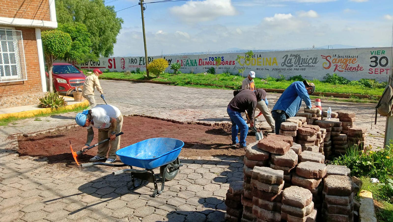 Para rehabilitar las calles de nuestro municipio personal de Servicios