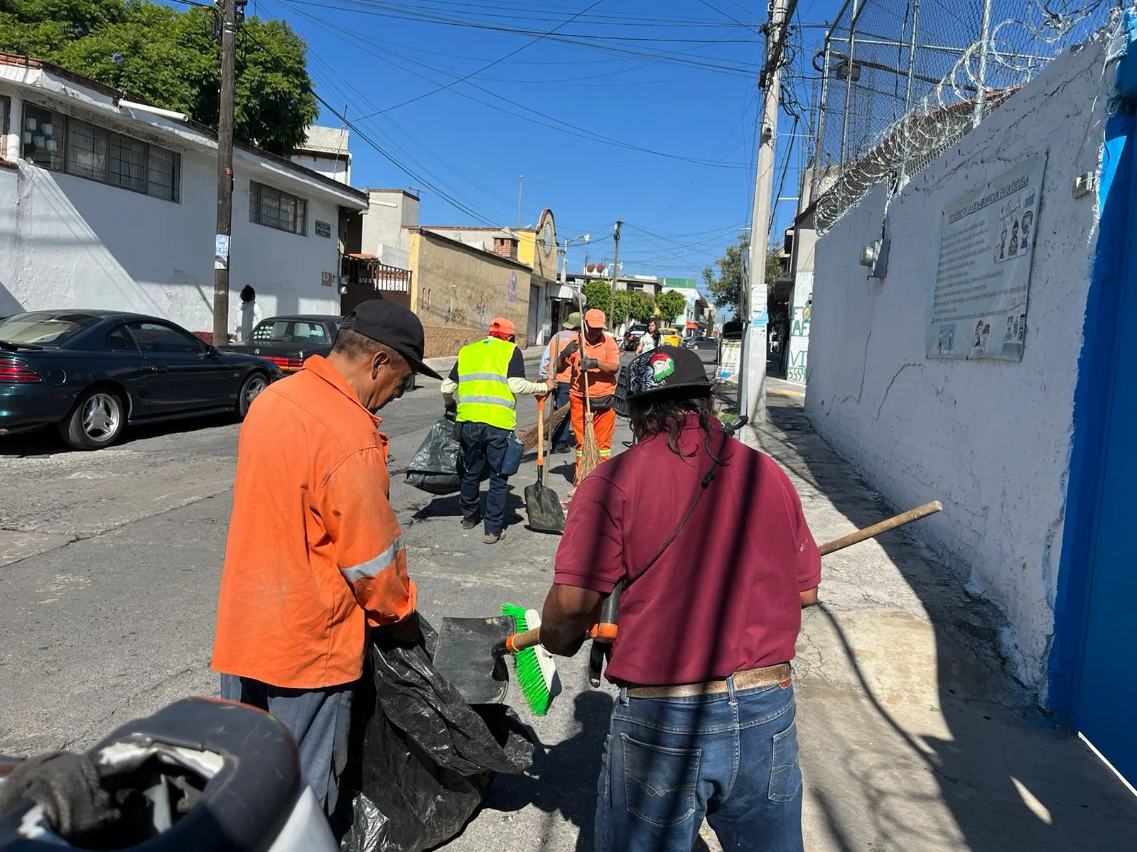 Personal de ServiciosPublicos realizo trabajos de barrido y poda de jpg