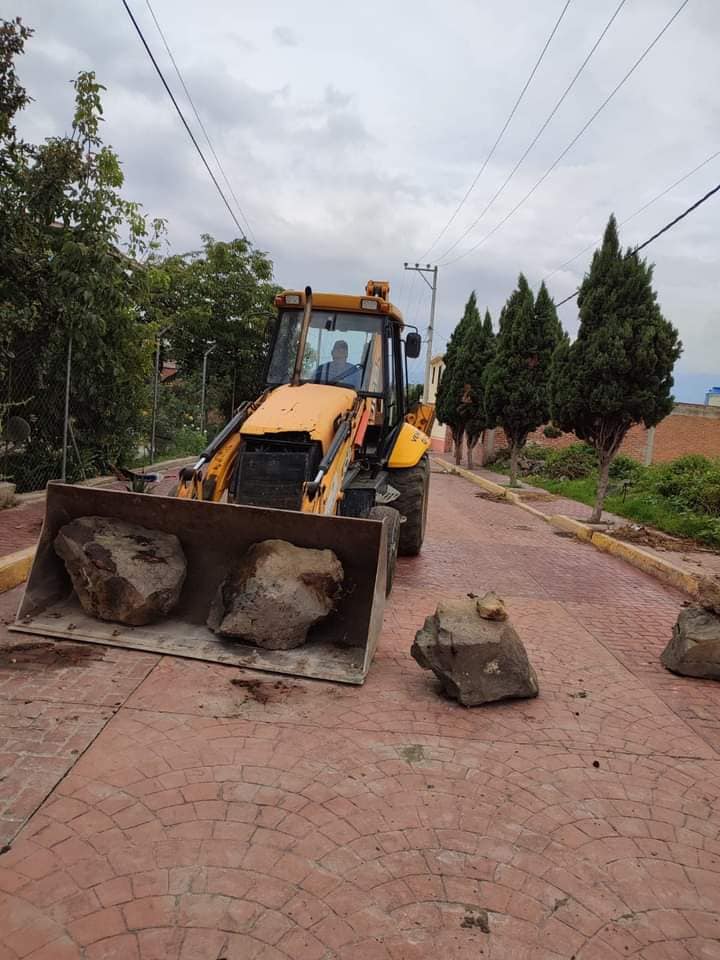 RetiroDeEscombro El Gobierno Municipal realiza el retiro de escombro y