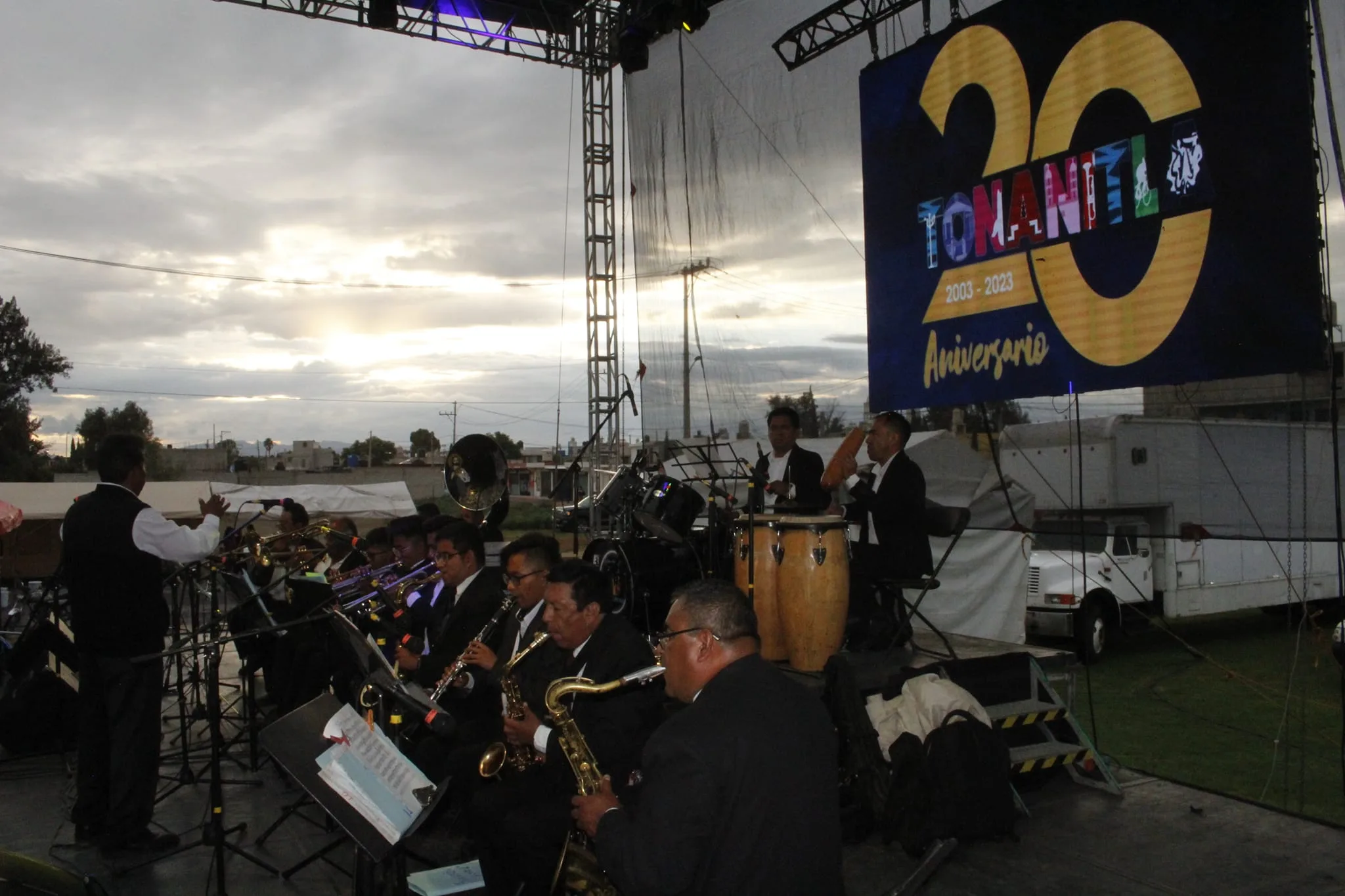 Un domingo lleno de musica baile y alegria para festejar jpg