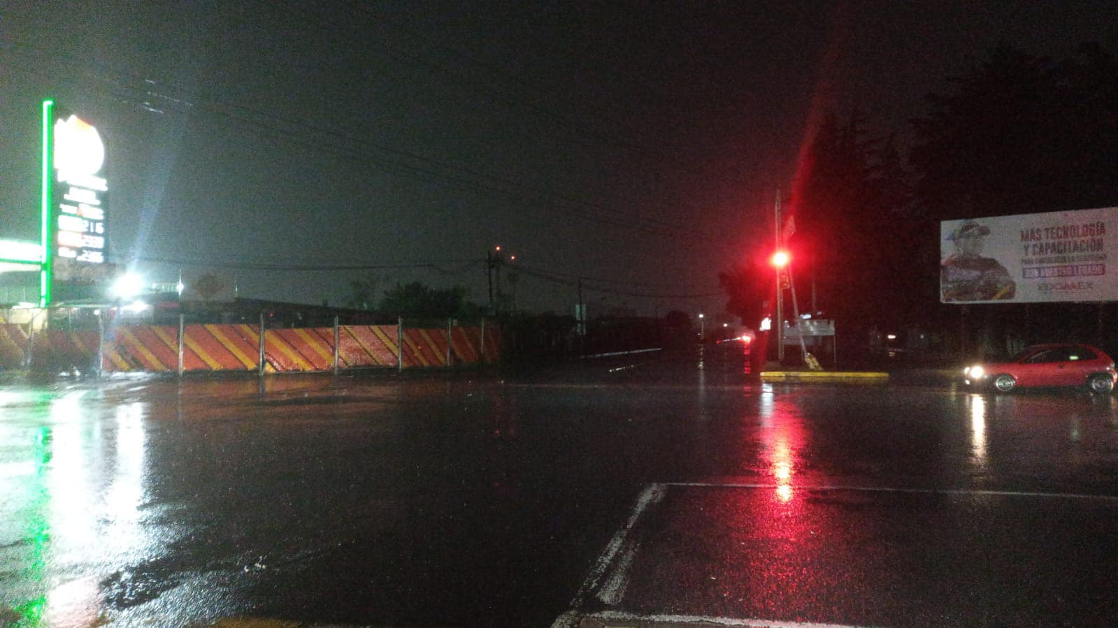 1690892213 464 Estamos pendientes a sus reportes durante esta noche de lluvia