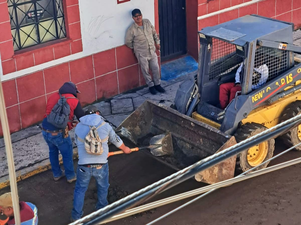 1690898713 809 Nuestro equipo de mantenimiento urbano se encuentra limpiando calles de