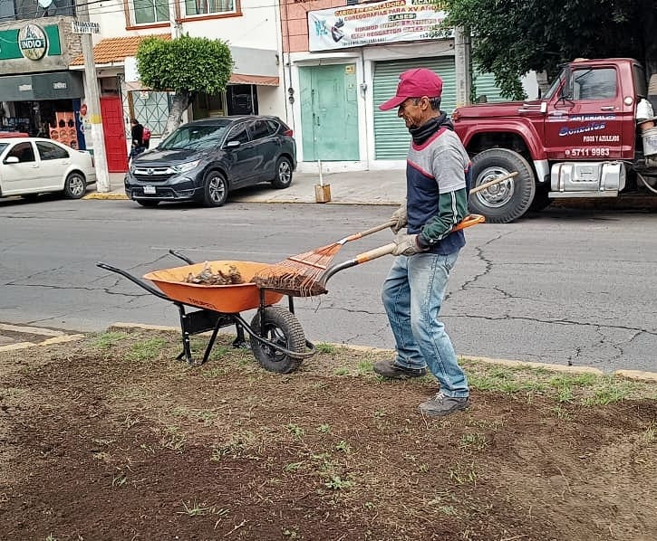 1690928474 964 ServiciosPublicos Trabajos de limpieza en Av Valle de Santiago