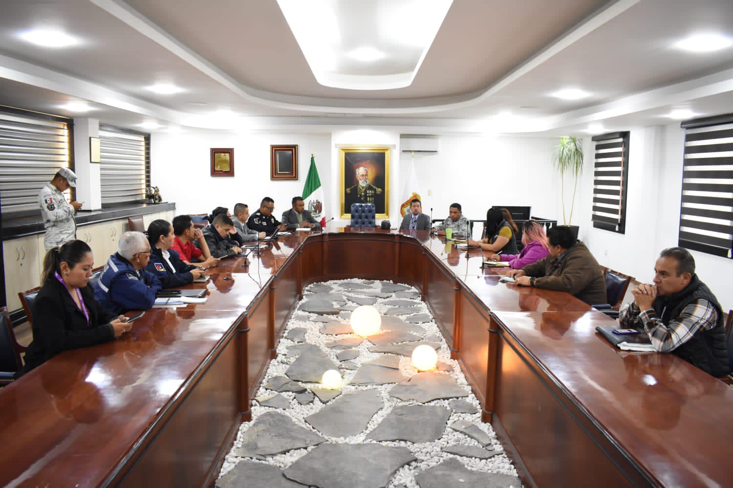 1690929993 142 Durante la reunion de la MesaPorLaPaz los tres niveles de