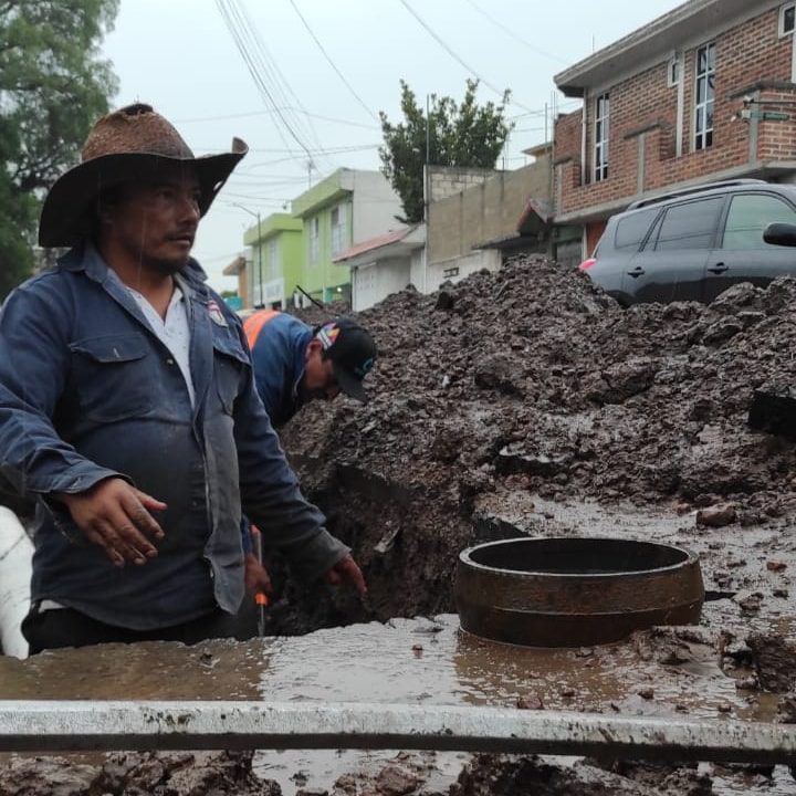 1690985955 49 Personal de la Coordinacion de Agua Potable y Alcantarillado realiza