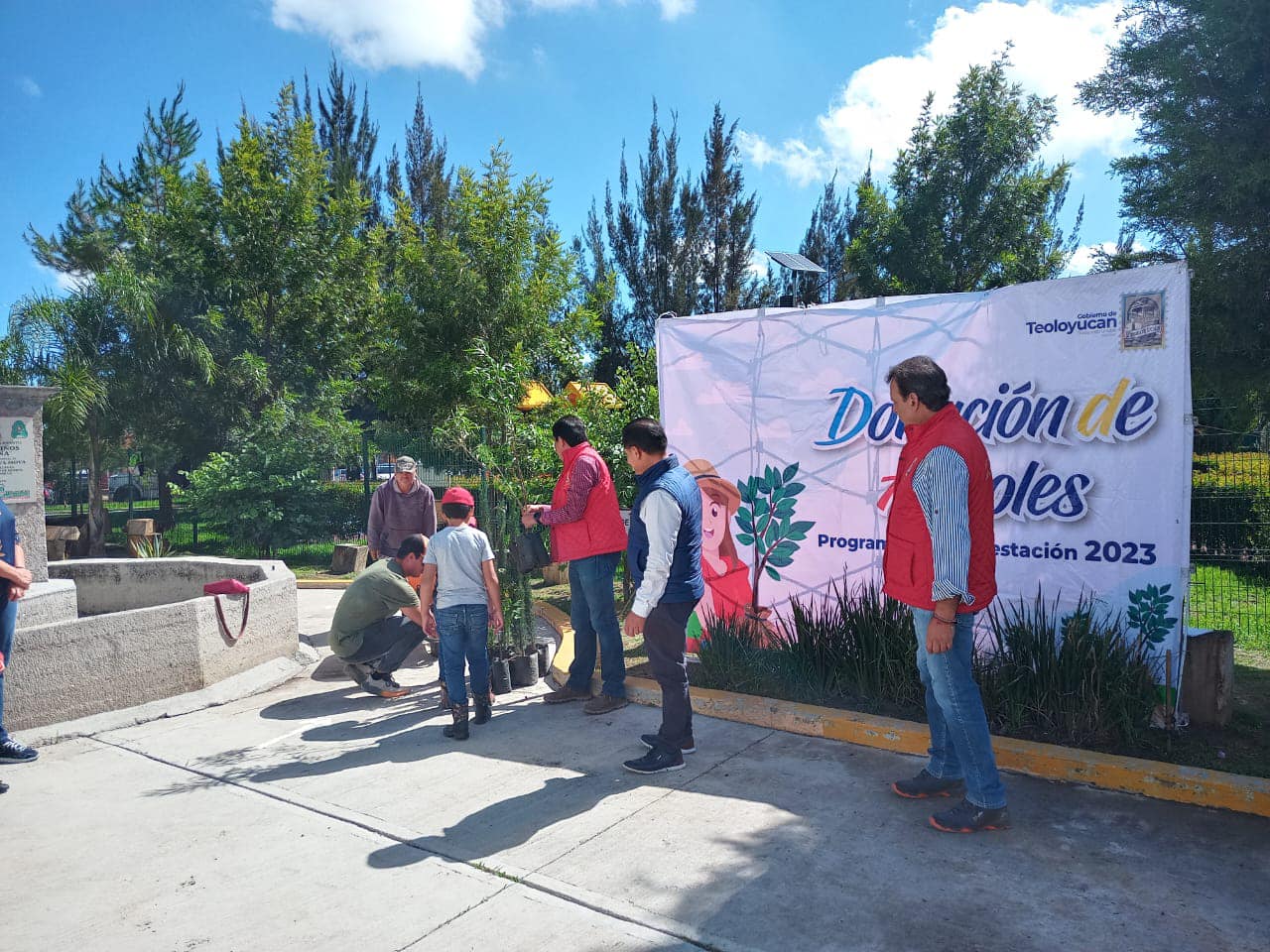 1691007211 889 Se llevo a cabo la Donacion de Arboles El H